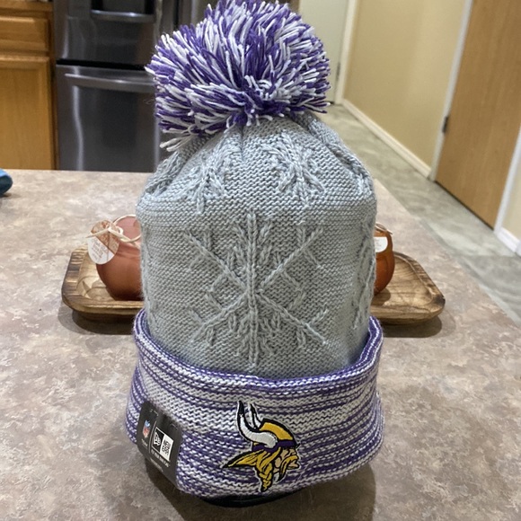 4 beanies, 2 NWT, 2 NWOT - Picture 4 of 4